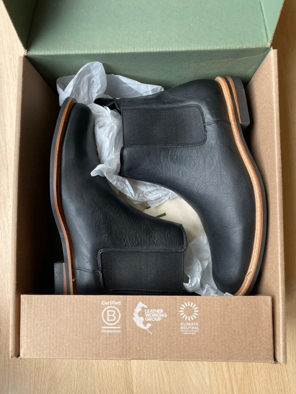 Mens Size 10.5 Nisolo Black Leather All Weather Chukka Chelsea Boots Brand New